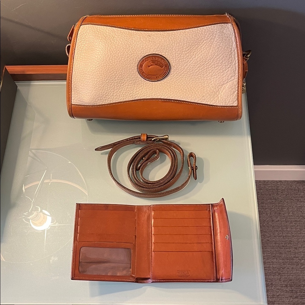 Dooney & Bourke Peddle leather crossbody with matching wallet - Picture 3 of 9